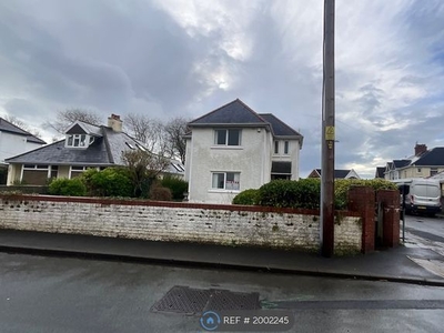 Detached house to rent in Beach Road, Porthcawl CF36