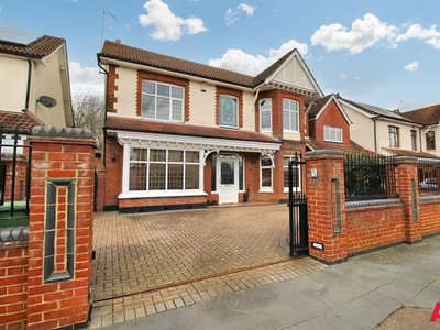 Detached house to rent in Berther Road, Hornchurch RM11