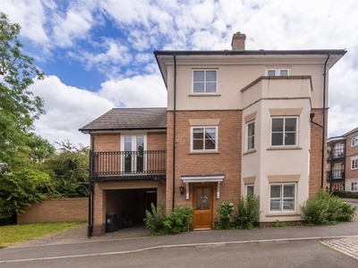 Detached house to rent in Buckingham Road, Epping CM16