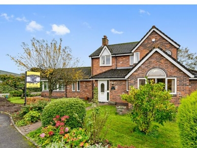 Detached house to rent in Deacons Close, Croft, Warrington, Cheshire WA3