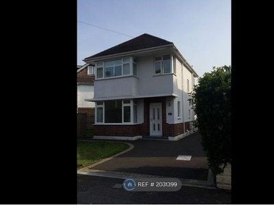 Detached house to rent in Jumpers Road, Christchurch BH23