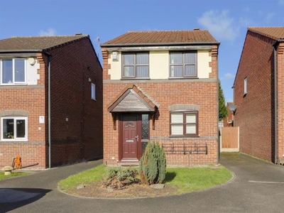 Detached house to rent in Kingfisher Close, Basford, Nottinghamshire NG6
