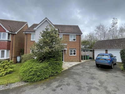 Detached house to rent in Park Close, Hawkinge CT18