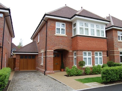 Detached house to rent in Queen Elizabeth Crescent, Beaconsfield HP9
