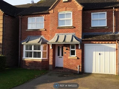 Detached house to rent in Warwick, Warwick CV34