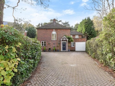 Detached house to rent in Woodlands Ride, Ascot, Berkshire SL5