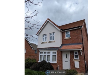 Detached house to rent in Yalden Close, Wokingham RG41
