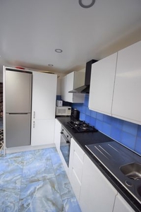 End terrace house to rent in Beamway, Dagenham RM10