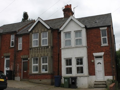 End terrace house to rent in Benjamin Road, High Wycombe HP13