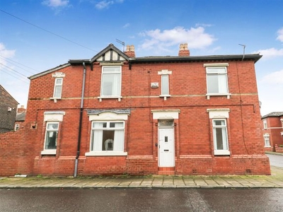 End terrace house to rent in Broadfield Road, Stockport SK5