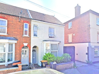 End terrace house to rent in Grafton Road, Bedford MK40