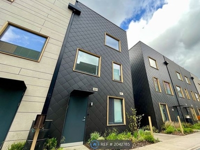 End terrace house to rent in Solar Avenue, Leeds LS9