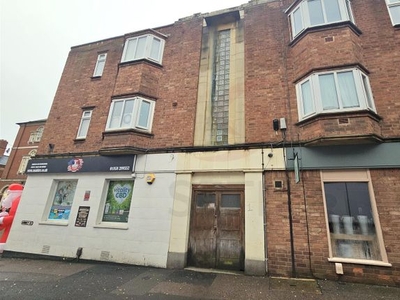 Flat to rent in Abbey Street, Market Harborough, Leicestershire LE16