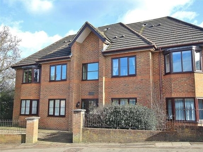 Flat to rent in Anchor Hill, Knaphill, Woking GU21