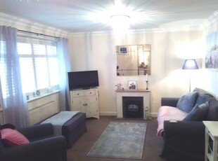 Flat to rent in Aspenwood Drive, Sale M33