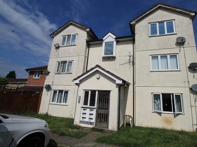 Flat to rent in Bishop Hannon Drive, Fairwater, Cardiff CF5