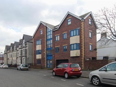 Flat to rent in Brook Street, Cardiff CF11