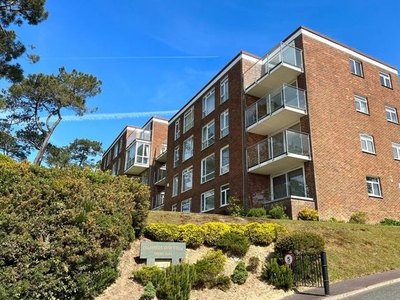 Flat to rent in Brownsea View Avenue, Poole BH14
