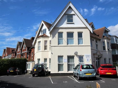 Flat to rent in Christchurch Road, Boscombe, Bournemouth BH1