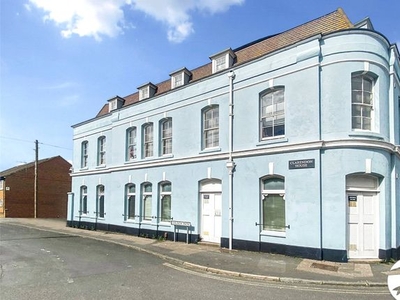 Flat to rent in Church Street, Gillingham, Kent ME7