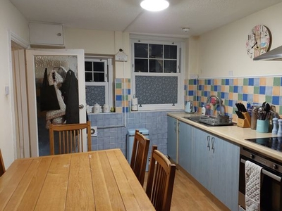 Flat to rent in Elms Avenue, Eastbourne BN21