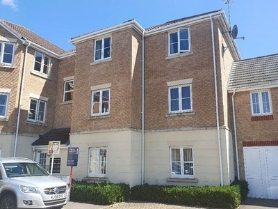 Flat to rent in Endeavour Road, Swindon SN3