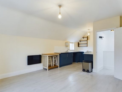 Flat to rent in Fawkes Place, George Street, Stroud GL5