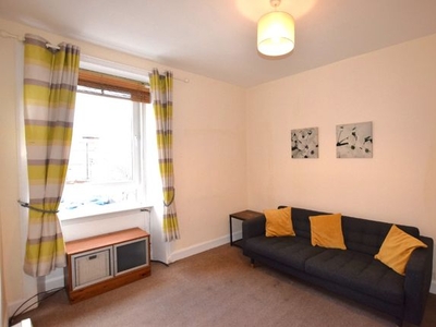 Flat to rent in Giles Street, Leith, Edinburgh EH6