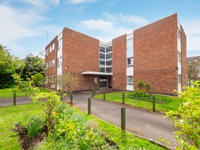 Flat to rent in Gloucester Court, 15B Overton Road, Sutton SM2