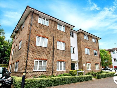 Flat to rent in Griffin Court, Gillingham, Kent ME7