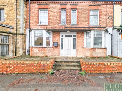 Flat to rent in Harborough Road, Kingsthorpe, Northampton, Northamptonshire NN2