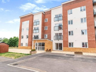 Flat to rent in Harrow Close, Bedford, Bedfordshire MK42