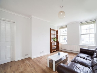 Flat to rent in Harting Road, London SE9