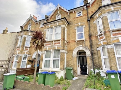 Flat to rent in Hatherley Road, Sidcup, Kent DA14
