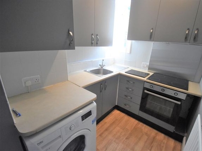 Flat to rent in Heathcote Street, Kidsgrove, Stoke- On- Trent ST7