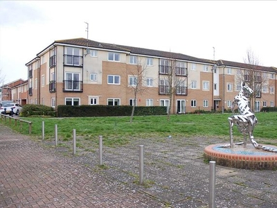 Flat to rent in Hobart Close, Chelmsford CM1