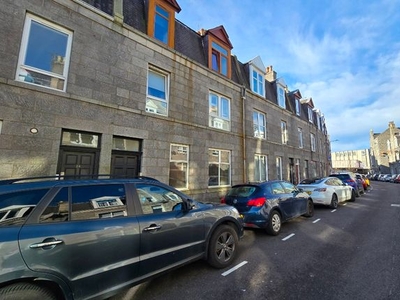 Flat to rent in Hollybank Place, City Centre, Aberdeen AB11