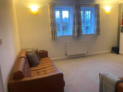 Flat to rent in Junction Road, Andover SP10