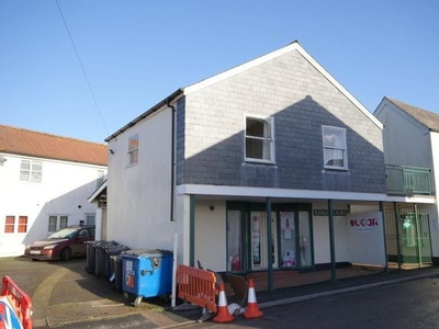 Flat to rent in Kings Court, Honiton, Devon EX14