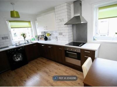 Flat to rent in Kintyre Avenue, Linwood, Renfrewshire PA3