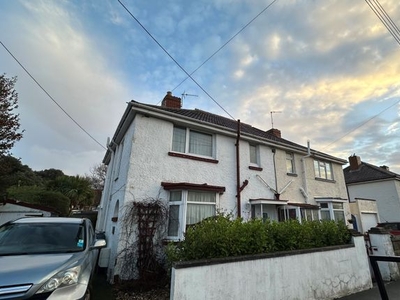 Flat to rent in Knowles Road, Clevedon BS21