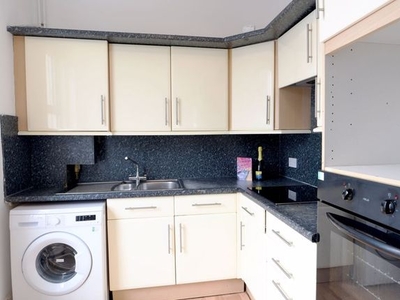 Flat to rent in Lewes Road, Brighton BN2