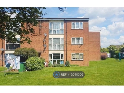 Flat to rent in Linden Lea, Watford WD25