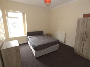 Flat to rent in Linthorpe Road, Middlesbrough TS5