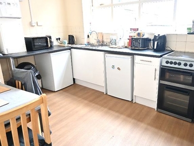 Flat to rent in Low Street, Keighley BD21