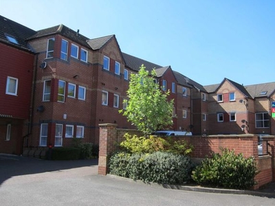 Flat to rent in Lowater Place, Carlton, Nottingham NG4