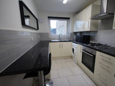 Flat to rent in Lyndhurst Court, Stoneygate, Leicester LE2