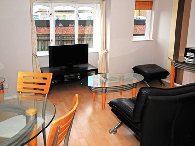 Flat to rent in Maunsell Park, Three Bridges, Crawley, West Sussex RH10