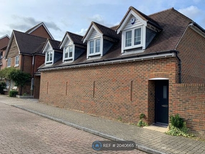 Flat to rent in Milton Lane, Kings Hill, West Malling ME19