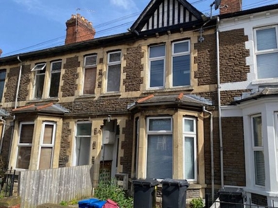 Flat to rent in Moorland Road, Splott, Cardiff CF24